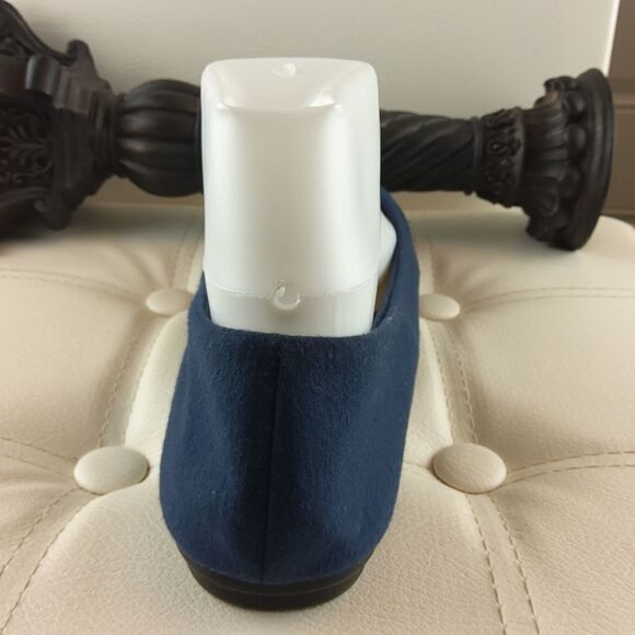 American Eagle navy blue flat shoe (one shoe) - Picture 6 of 12